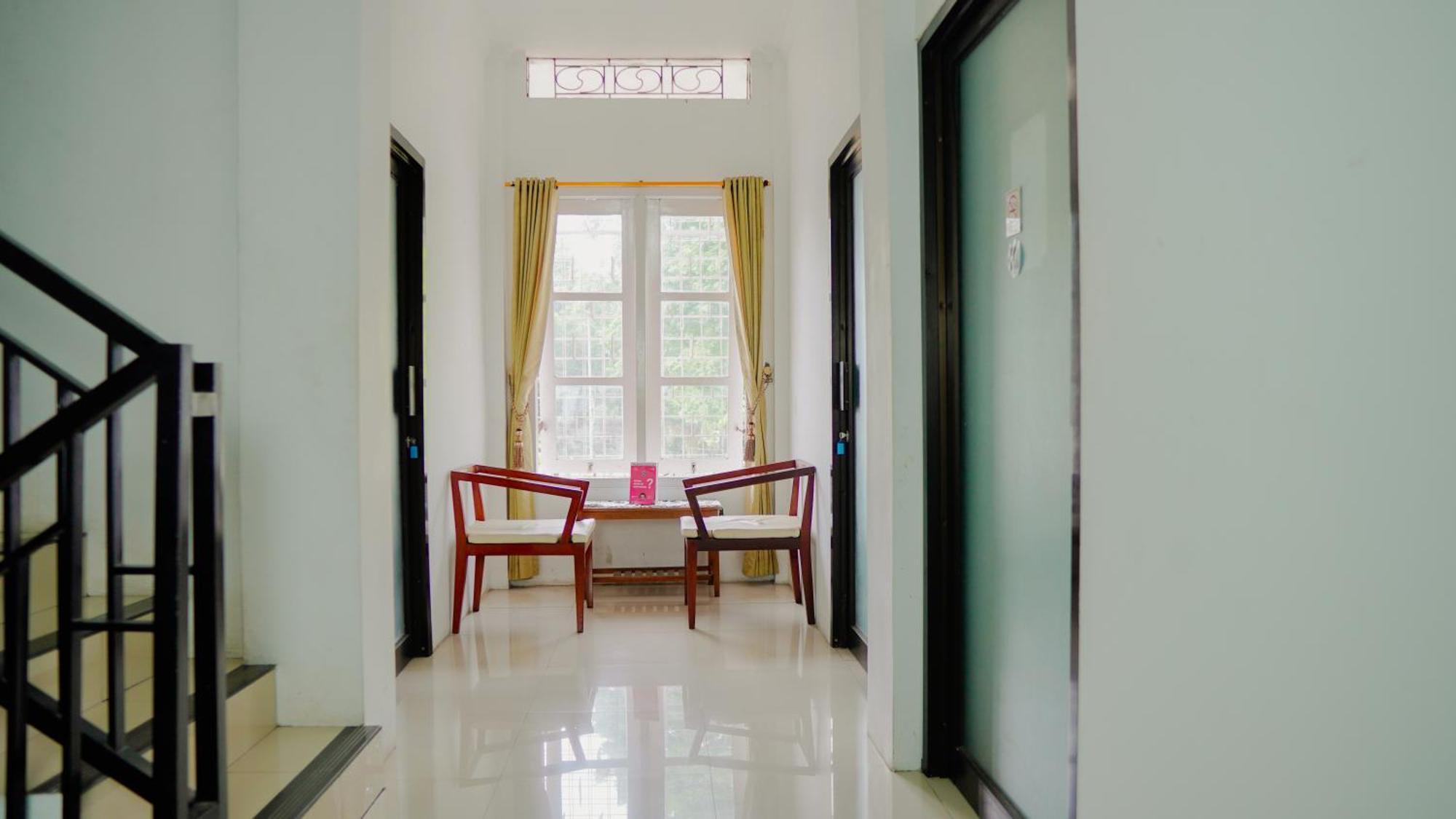 Dormitory Tourism Sritanjung Banyuwangi By Gajahsora Management מראה חיצוני תמונה