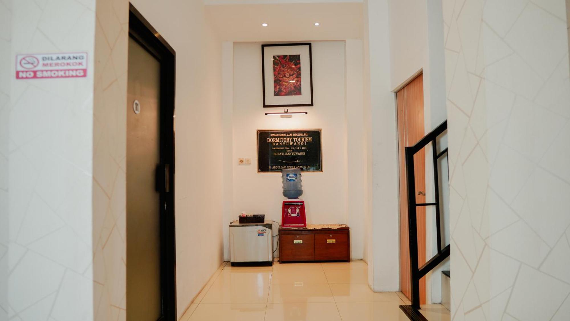 Dormitory Tourism Sritanjung Banyuwangi By Gajahsora Management מראה חיצוני תמונה