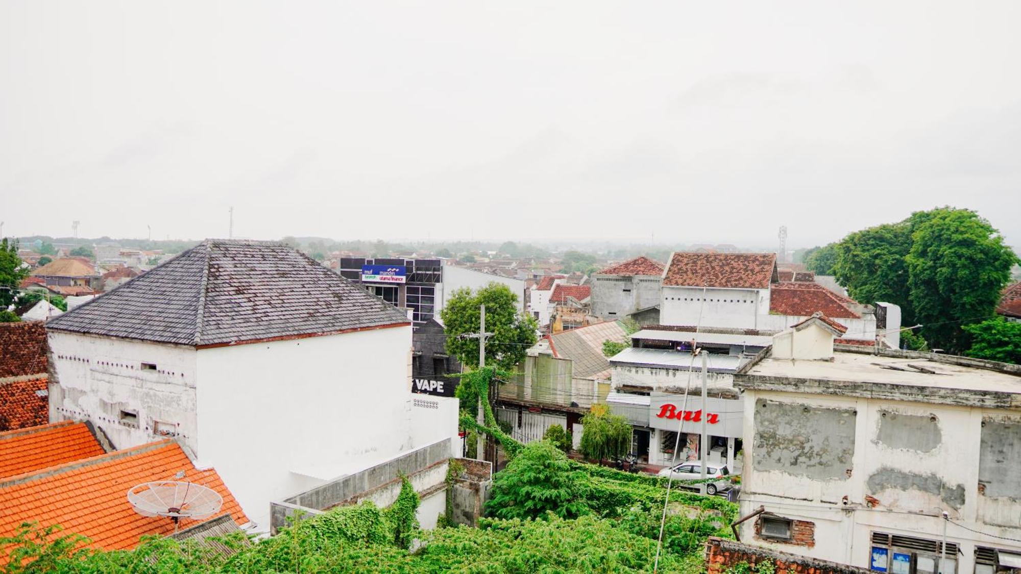 Dormitory Tourism Sritanjung Banyuwangi By Gajahsora Management מראה חיצוני תמונה