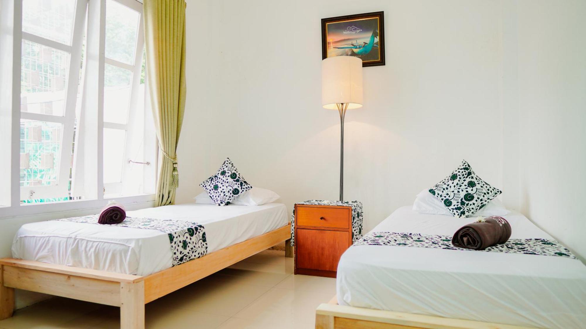 Dormitory Tourism Sritanjung Banyuwangi By Gajahsora Management מראה חיצוני תמונה