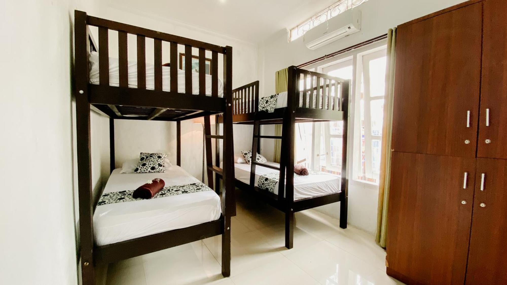 Dormitory Tourism Sritanjung Banyuwangi By Gajahsora Management מראה חיצוני תמונה