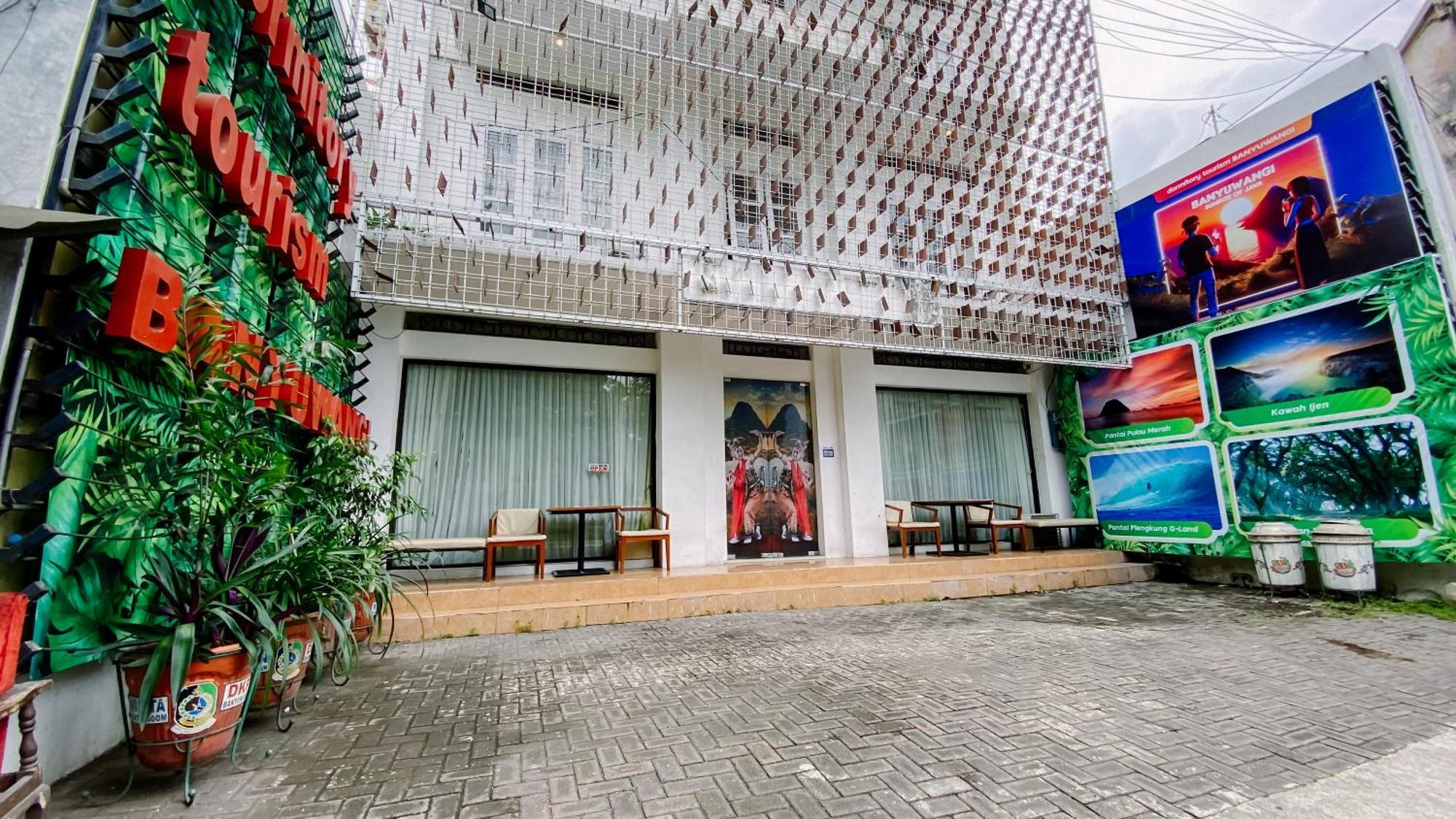 Dormitory Tourism Sritanjung Banyuwangi By Gajahsora Management מראה חיצוני תמונה